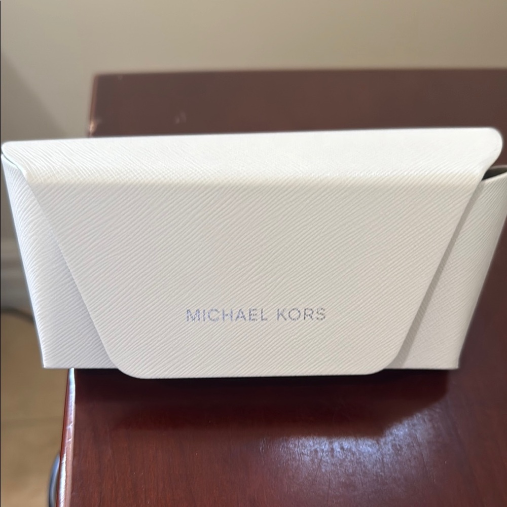 Michael Kors park City Sunglasses - Picture 7 of 7
